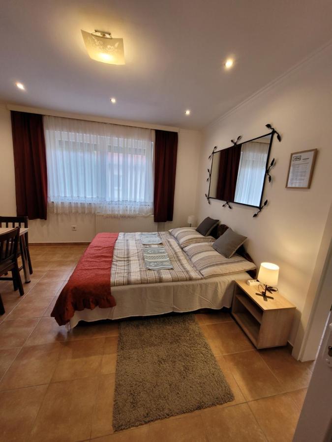 Zoé Apartman Siófok Esterno foto
