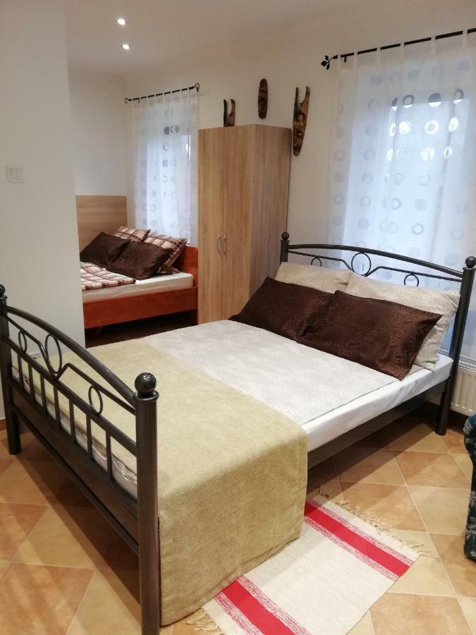 Zoé Apartman Siófok Esterno foto